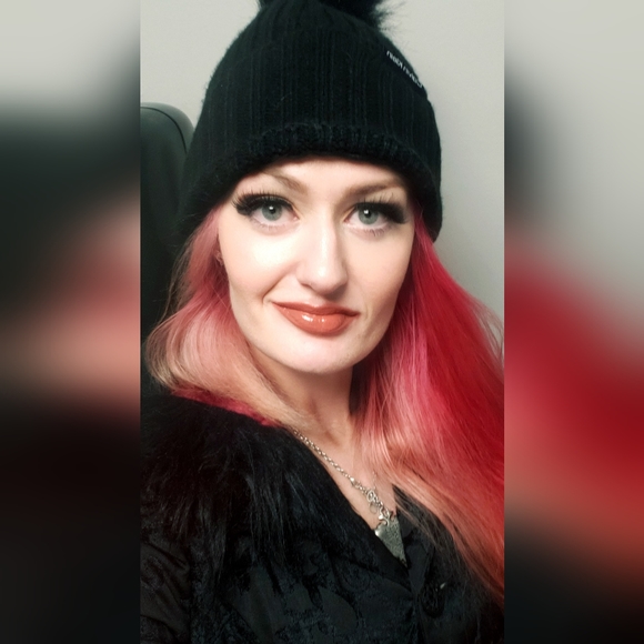 Meet your Posher, Arianna - Picture 2 of 3